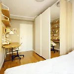 アパート Comfy 3-room - Centre - Free Parking For 2 Cars & Balcony And Lift ヴロツワフ