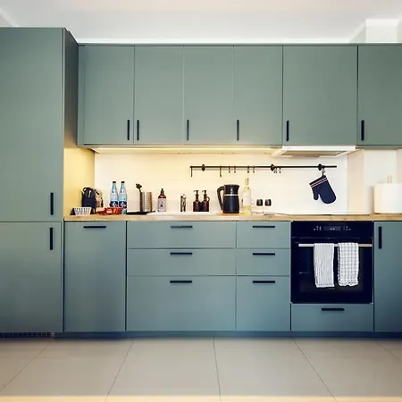 Comfy 3-room - Centre - Free Parking For 2 Cars & Balcony Appartement *