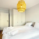 公寓 Comfy 3-room - Centre - Free Parking For 2 Cars & Balcony And Lift