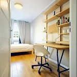 Comfy 3-room - Centre - Free Parking For 2 Cars & Balcony And Lift 公寓