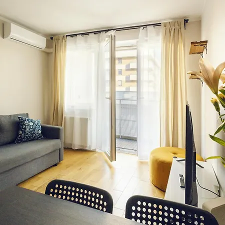 Spacious 3-room - Centre - Free Parking For 2 Cars - Balcony *