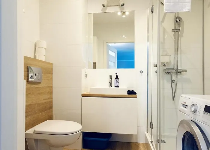 3-Room Apartment Wrocław Centre near Market Square Free Parking